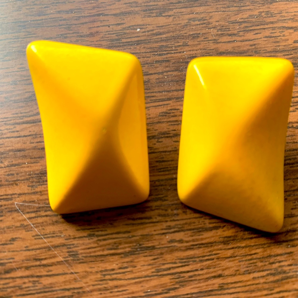 80’s earrings!